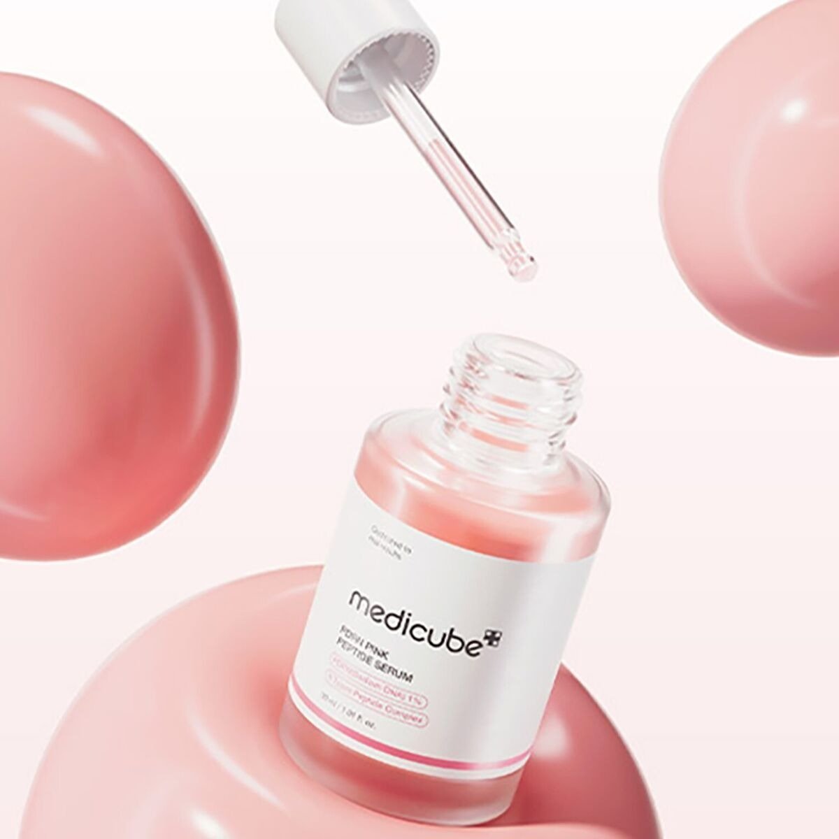 medicube PDRN Pink Peptide Serum 30ml de medicube — textura y detalle | K-Beauty coreano en Narumi Chile