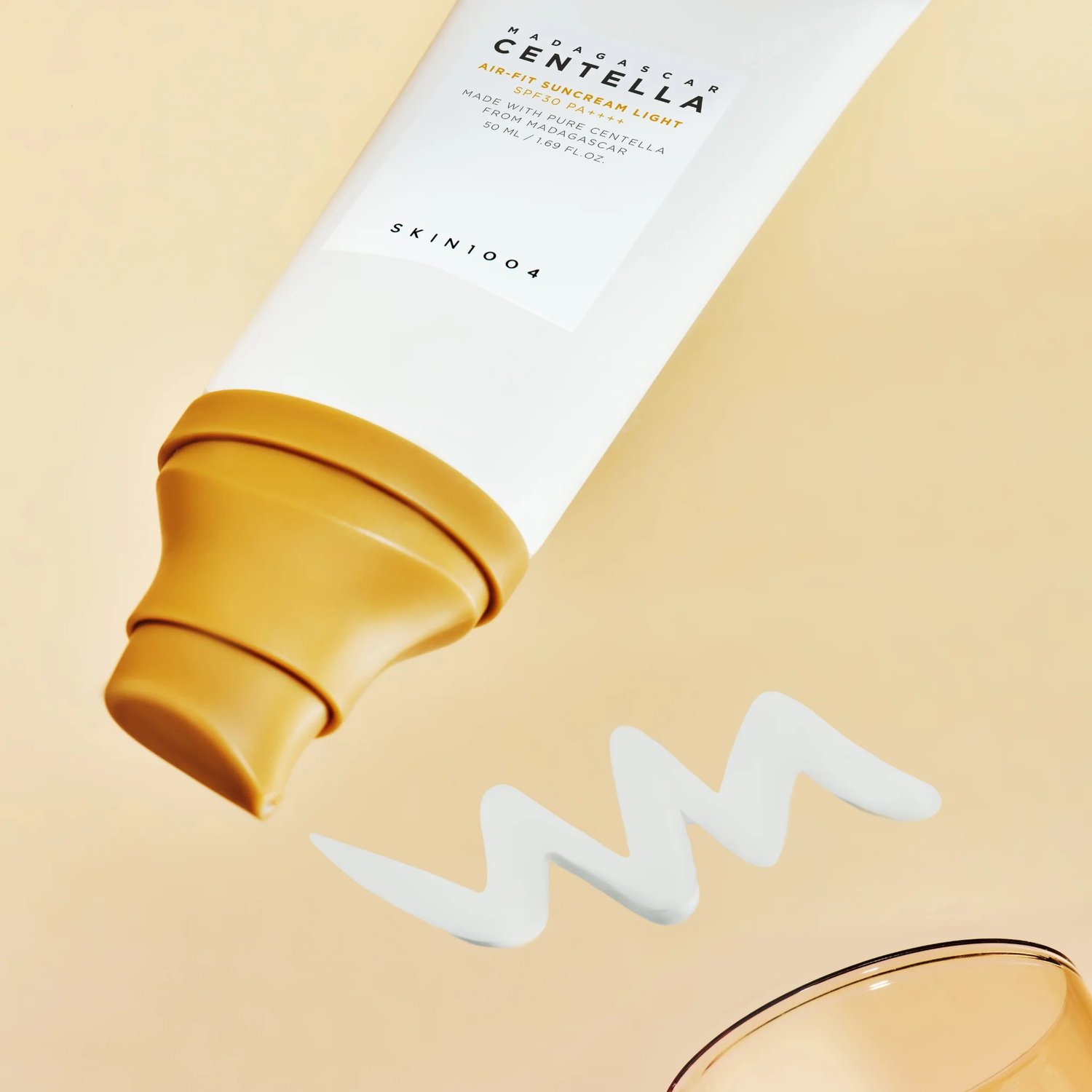 SKIN1004 Madagascar Centella Air Fit Suncream Light de SKIN1004 — textura y detalle | K-Beauty coreano en Narumi Chile